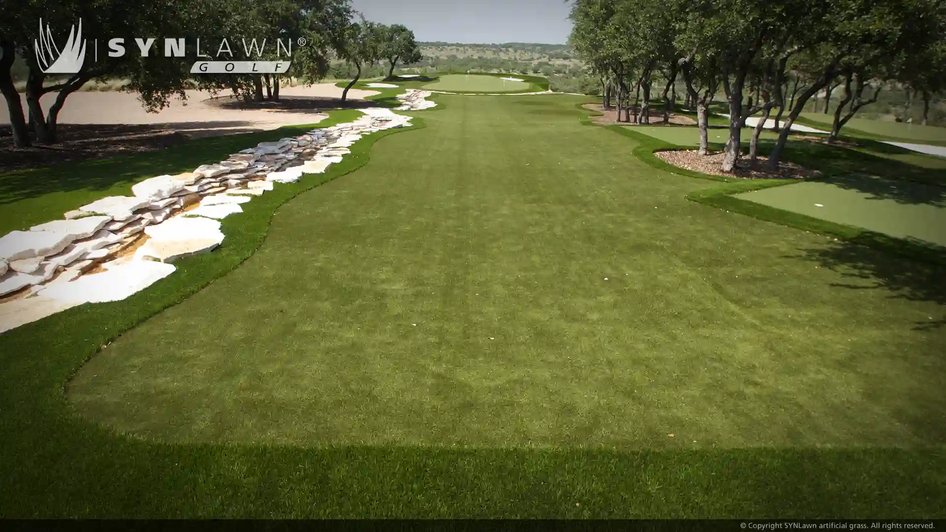 image of SYNLawn Golf artificial grass fairway with custom putting green