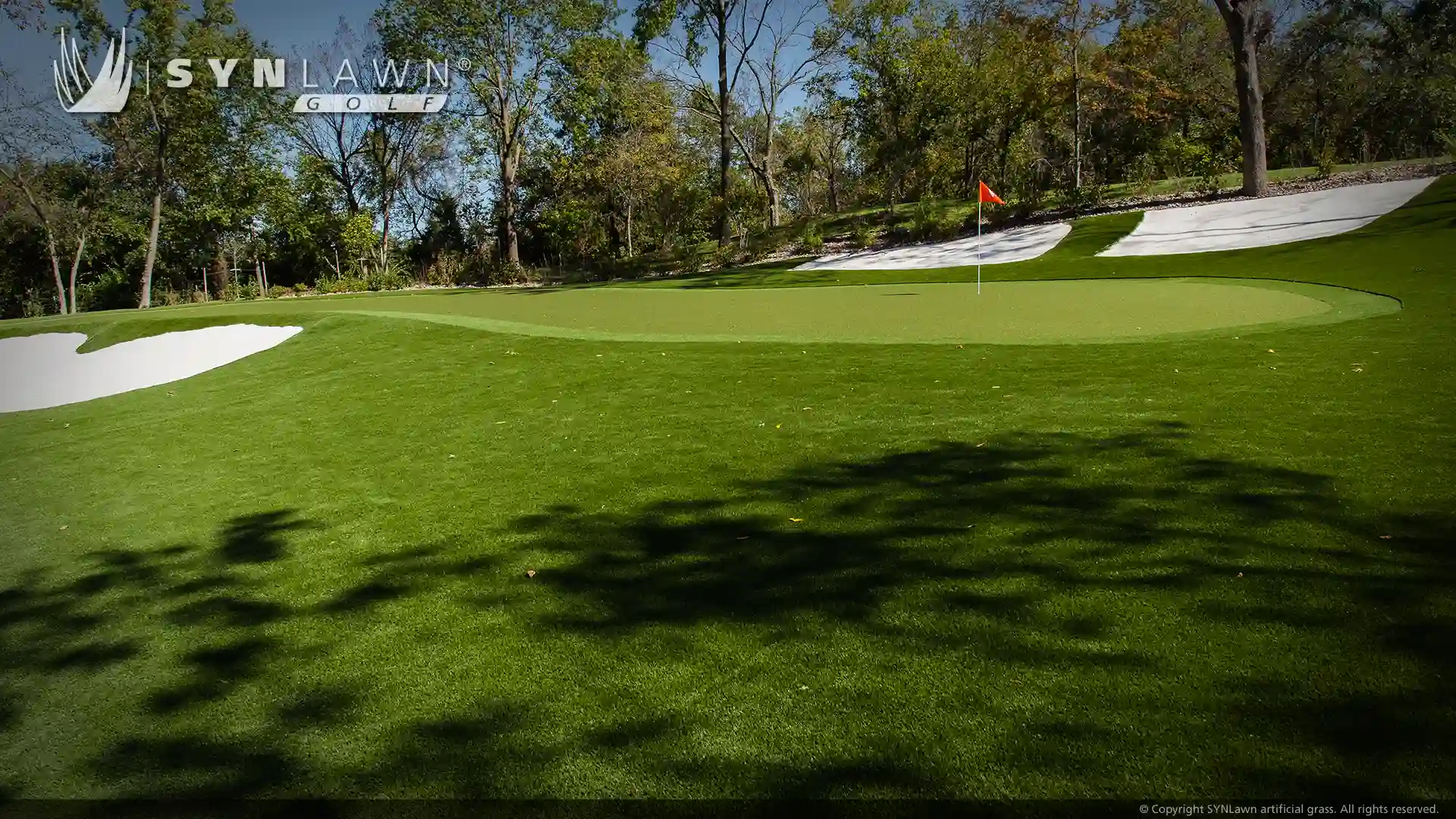 image of SYNLawn Golf artificial grass fringe with custom putting green