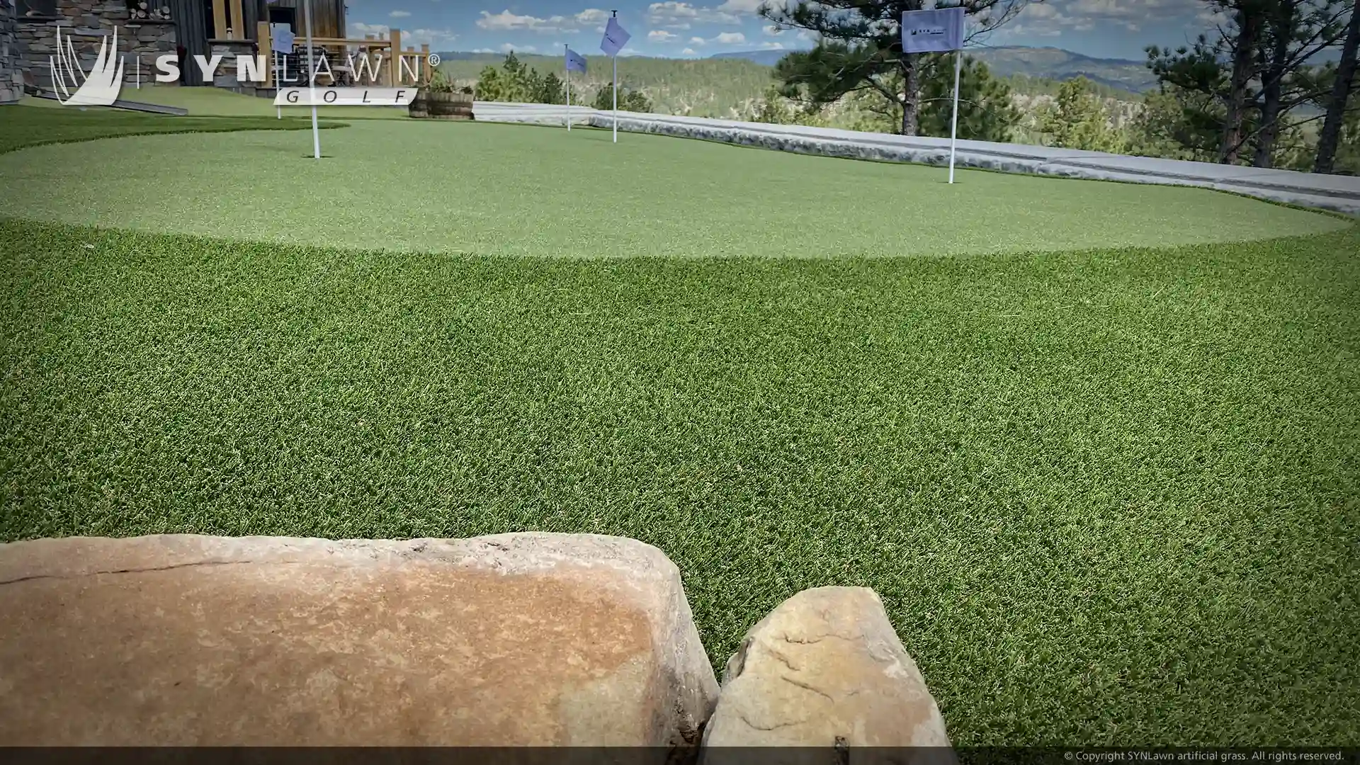 image of SYNLawn Golf artificial grass fringe with custom putting green