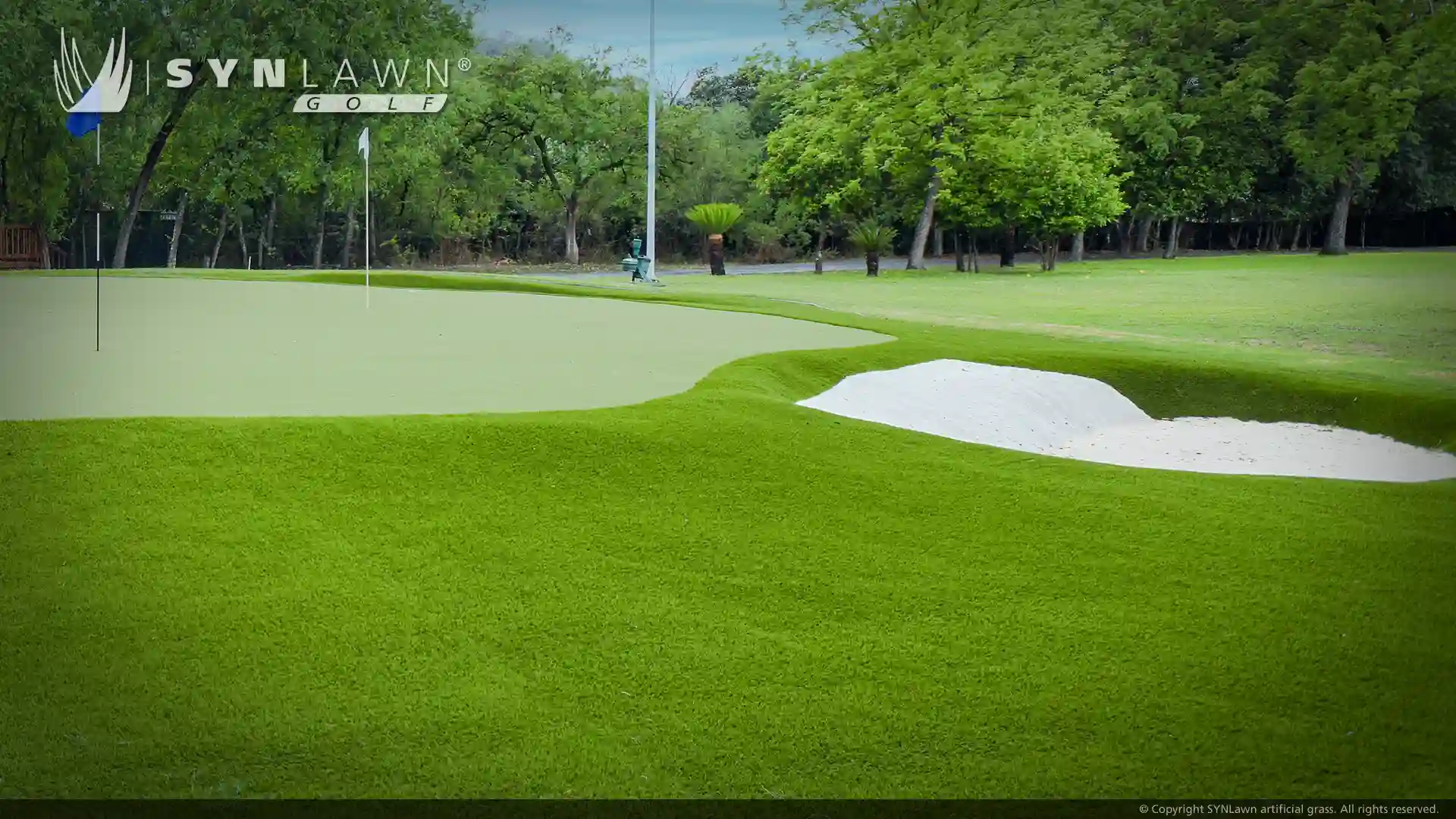 image of SYNLawn Golf artificial grass fringe with custom putting green